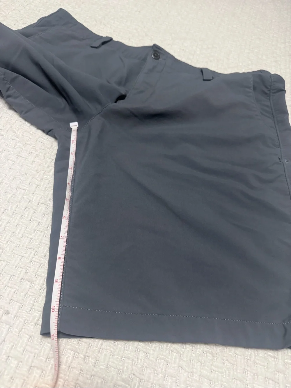 Under Armour HeatGear grey shorts, size 40